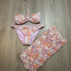 HOLLISTER Floral/Paisley bandeau tie neck bikini with matching sarong sz XXS